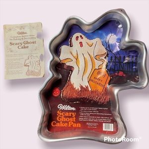 New Vintage Wilton 1982 Scary Ghost Cake Pan Retired with Insert & Instructions